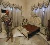 اتاق خواب صدام حسین (عکس)