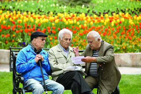 مدیرکل بهزیستی استان تهران گفت: براساس آمارهای موجود طی ۱۵ تا ۲۰ سال آینده بیش از ۳۰ درصد جمعیت کشور را سالمندان تشکیل خواهند داد.