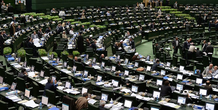 نمايندگی مجلس شورای اسلامی امروز مصوب كردند كه نمايندگی پس از 3 دوره متوالی ممنوع است.