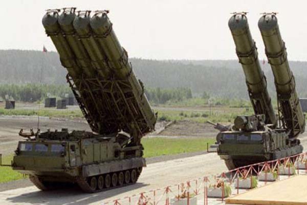 روزنامه واشنگتن پست در گزارشی با اشاره به دستور رییس جمهور روسیه مبنی بر لغو ممنوعیت تحویل سیستم موشکی اس-300 به ایران، این موضوع را عاملی برای افزایش توان بازدارندگی ایران عنوان کرده است.