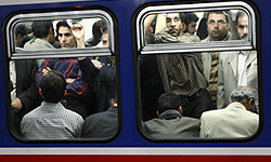 مسئولان شهري با تصويب قيمت تمام شده نرخ بليت تك سفره مترو با قيمت 975 تومان در سال آينده باعث ايجاد نگراني در بين شهروندان شده‌اند.
