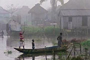 		نمایندگان ویژه سازمان ملل متحد در غرب آفریقا از كشته شدن ۴۳ تن و بی خانمان شدن ۱۰۰ هزار تن دیگر در پی وقوع سیلاب و رانش زمین در این مناطق خبر دادند.