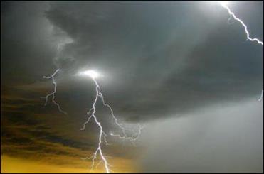 مدیرکل پیش بینی و هشدار سریع سازمان هواشناسی از بارش رگبار و رعد و برق پراکنده در شمال غرب و جنوب شرق کشور طی سه روز آینده خبر داد.