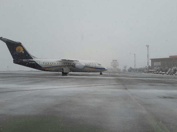 بارندگی‌های ساعات اخیر در شهرهای مختلف کشور باعث به هم خوردن برخی از برنامه‌های پروازی در فرودگاه‌های داخلی شده است.

