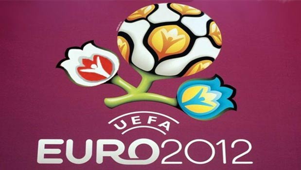 مرحله یک چهارم نهایی رقابت‌های فوتبال جام ملت‌های اروپا از امشب با دیدار تیمهای پرتغال - جمهوری چک در ورشو آغاز می شود.