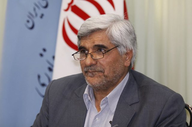 وزیر علوم،تحقیقات و فناوری با تاکید بر اینکه 131 آزمایشگاه مرکزی در دانشگاه‌ها و مراکز علمی با محصولات تولید داخل تجهیز و راه‌اندازی می‌شوند،گفت: تاکنون 50 آزمایشگاه با تجهیزات آزمایشگاهی ایرانی تجهیز شده است.