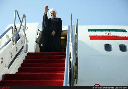 دکتر حسن روحانی رییس جمهوری در ادامه سیاست های دولت برای تقویت مناسبات و تعمیق همکاری های منطقه ای، تهران را به مقصد ایروان پایتخت ارمنستان ترک کرد .