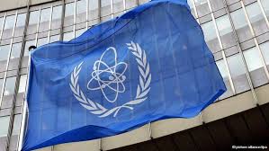 در گزارش آژانس تصریح شده است که ایران در راستای اجرای توافق موقت ژنو، بخش عمده ذخایر حساس گاز اورانیوم غنی‌شده‌ خود را از بین برده است.