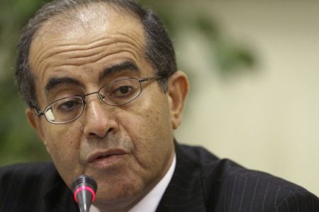 منابع آگاه در دفتر اجرایی شورای ملی انتقالی لیبی اعلام کردند محمود جبریل به عنوان نخست وزیر و وزیر امور خارجه در دولت جدید لیبی منصوب خواهد شد. 
 
