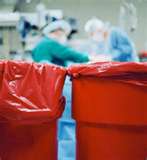 با صرف 20 میلیارد تومان، برای نیمی از بیمارستان‌های دولتی، دستگاه‌های بی‌خطرساز زباله‌های بیمارستانی تهیه شده و در اختیار بیمارستان‌ها قرار گرفته است.