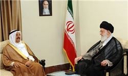 رهبر معظم انقلاب اسلامی در دیدار امیر کویت، منطقه خلیج فارس و امنیت آن را بسیار مهم دانستند و تأکید کردند امنیت این منطقه، در گرو روابط سالم و خوب همه کشورهای منطقه است.
