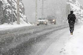 مدیرکل پیش بینی و هشدار سریع سازمان هواشناسی، از بارش برف و باران در برخی نقاط پایتخت و کاهش محسوس دما در نیمه شمالی کشور طی دو روز آینده خبر داد.