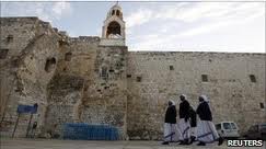 یونسکو در اقدامی اضطراری برای جلوگیری از اقدامات تخریبی رژیم صهیونیستی، کلیسای مهد بیت لحم را جزو فهرست میراث جهانی قرار داد.