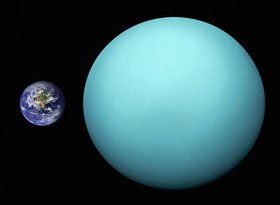 تیمی بین‌المللی از دانشمندان با همکاری دانشگاه اوهایو سیاره‌ای را در فاصله 25 هزار سال نوری از زمین و در منظومه شمسی دیگری کشف کرده‌اند که به اورانوس شباهت دارد.