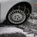 مرکز مدیریت راههای کشور به رانندگان وسایل نقلیه توصیه کرد با توجه به بارش برف و باران در برخی از محورهای ارتباطی هنگام سفر تجهیزات ایمنی زمستانی بویژه زنجیرچرخ و پوشاک گرم به همراه داشته باشند و با احتیاط رانندگی کنند