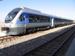 مدیر‌کل برنامه‌ریزی و نظارت بر خدمات مسافری راه‌آهن گفت : قیمت بلیت قطار در نوروز گران نمی شود.