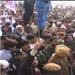صدها نفر از افراد خشمگین  روز گذشته در خیابان های  بانُو در شمال غربی پاکستان در اعتراض به حملات هواپیماهای بدون سرنشین آمریکا  به منطقه تظاهرات کردند.