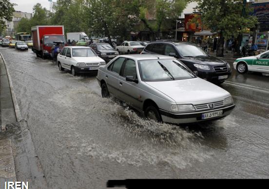 سازمان هواشناسی درباره بارش شدید باران و آب‌گرفتگی معابر عمومی و سیلابی شدن رودخانه‌ها در استان‌های غرب کشور اخطار داد.