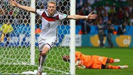تیم فوتبال آلمان در دیداری پر از هیجان با کسب پیروزی مقابل الجزایر به جمع 8 تیم پایانی رقابتهای جام جهانی صعود کرد و حریف فرانسه شد.