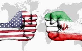 سایه سیاست هم‌چنان بر نفت سنگینی می‌کند و آمریکا از زمانی که از برجام خارج شد تاکنون، برای حذف نفت ایران از بازارهای جهانی به هر دری زده است؛ از تهدید مشتریان نفت ایران بگیر تا برداشت از ذخایر استراتژیک خود؛ اما غافل از این‌که این به آب و آتش زدن‌ها