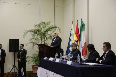 وزیر امور خارجه کشورمان با ابراز اطمینان از اینکه روابط خوب سیاسی و اقتصادی ایران و بولیوی دو کشور را در شرایط دشوار در کنار هم قرار داده، تصریح کرد: دو کشور اکنون می توانند در زمینه های مختلف در کنار هم قرار گیرند و با توجه به اراده مشترک رهبران دو