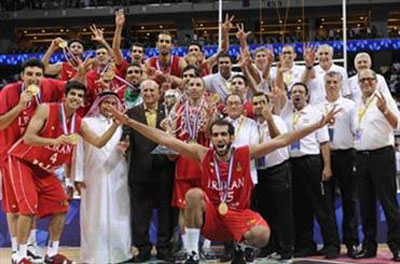 تیم ملی بسکتبال ایران در دیدار فینال رقابت های قهرمانی آسیا به مصاف فیلیپین میزبان مسابقات رفت و با نتیجه ۸۵ بر ۷۱ به پیروزی رسید و پس از چهار سال مجداً به مقام قهرمانی دست یافت. شاگردان مهمد بچیروویچ که پیش از این سهمیه جام جهانی ۲۰۱۴ را کسب کرده بو