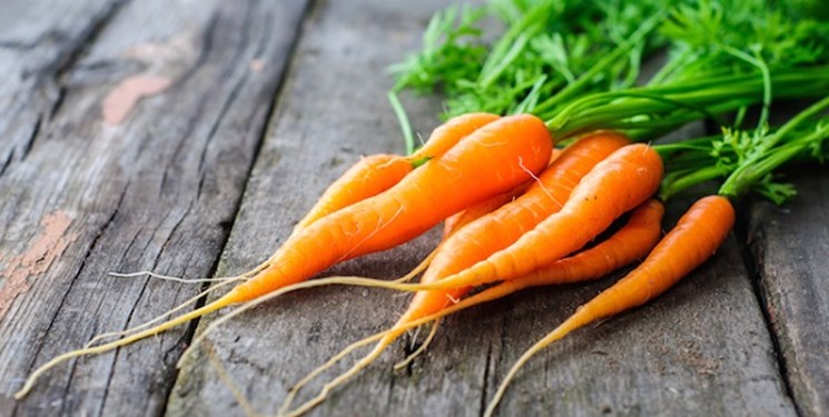 هویج یکی از سبزیجات مفیدی است که خوردن آن فواید بسیاری برای سلامتی دارد که یکی از آنها کمک به التیام زخم است.