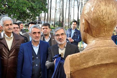 استاندار البرز ضمن بازدید از موسسه رازی به مناسبت نودمین سال تاسیس، از سردیس چهار شخصیت برجسته و اثرگذار این موسسه پرده برداری کرد.

