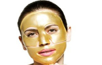 ماسک صورت یکی از لوازمی است که برای داشتن پوستی شاداب و جوان باید از آن استفاده کنید. به جای صرف هزینه های گزاف برای خرید ماسک های شیمیایی، یک ماسک طبیعی صورت درست کنید.
