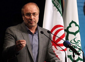 شهردار تهران با اشاره به تاثیرات منفی اقتصاد نفتی گفت: نسبت به رفع تحریم‌ها ذوق زده نشویم.