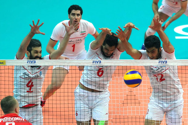 تیم ملی والیبال ایران در نخستین بازی خود برابر روسیه در هفته هشتم رقابتهای لیگ جهانی پیروز شد تا در صورت برتری۳ امتیازی آمریکا در خانه لهستان همچنان از شانس صعود به مرحله نهایی برخوردار باشد.