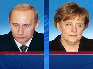 ولادیمیر پوتین رییس جمهوری روسیه و خانم آنگلا مرکل صدراعظم آلمان در گفت وگویی تلفنی بر ضرورت تشریک مساعی بین المللی برای حل بحران اوکراین تاکید کردند.