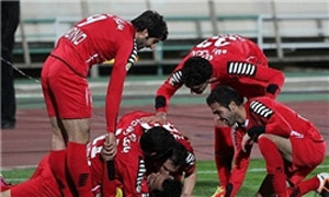 تیم فوتبال پرسپولیس در اولین دیدارش در لیگ برتر برابر تراکتورسازی به پیروزی رسید.