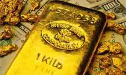 با ادامه روند سقوط ارزش دلار در بازارهاي جهاني قيمت جهاني طلا ركورد 1347 را برجاي گذاشت و نفت به مرز 83 دلار رسيد.