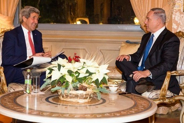 جان کری طی تماسی تلفنی با بنیامین نتانیاهو نخست وزیر رژیم صهیونیستی بار دیگر بر تعهد آمریکا نسبت به تامین امنیت این رژیم تاکید کرد.