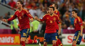 اسپانیا با پیروزی مقابل پرتغال در ضربات پنالتی، به دیدار نهایی رقابت های یورو ۲۰۱۲ راه یافت.