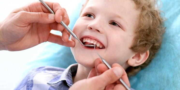 متخصص دندان‌پزشکی کودکان با بیان اینکه زمان رویش دندان شیری از 5 تا 29 ماهگی است، گفت: مواظب دندان شیری فرزندان خود باشید.