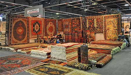 بیست و چهارمین نمایشگاه فرش دستباف ایران که بزرگترین نمایشگاه فرش دستباف جهان محسوب می شود، امروز در محل دایمی نمایشگاههای بین المللی تهران آغاز بکار می کند.

