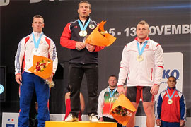 کیانوش رستمی ملی پوش دسته 85 کیلوگرم ایران در رقابت های وزنه برداری جهانی پاریس در حرکت دو ضرب و مجموع قهرمانی جهان شد.
