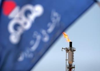 مدیر اکتشاف شرکت ملی نفت ایران با اشاره به شناسایی یک ذخیره عظیم گاز طبیعی در جنوب کشور، اعلام کرد: حفاری چاه‌های اکتشافی به منظور تخمین دقیق حجم این سازند جدید گازی آغاز شده است.