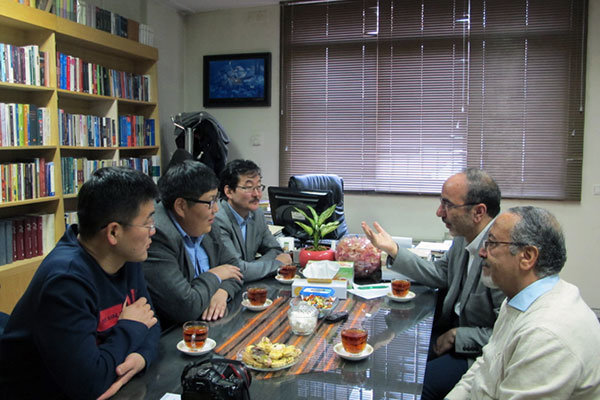طبق توافق انجام‌شده بین مسئولان شهر کتاب و اساتید دانشگاه‌های مغولستان پل ادبی بین دو کشور تشکیل می‌شود.