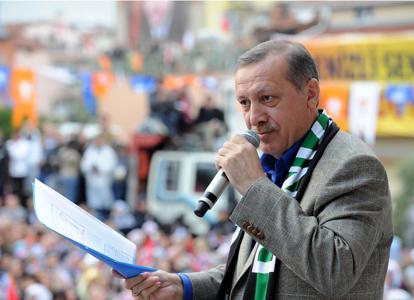 پس از ملاقات رجب طیب اردوغان، نخست وزیر ترکیه با رهبران تظاهرات کنندگان، دولت این کشور روز چهارشنبه اعلام کرد، رویدادهایی که از یک پارک در استانبول آغاز شد و به تظاهرات سراسری انجامید، ممکن است به همه پرسی منجر شود.