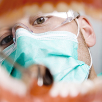 پرکردن دندان شامل اقداماتی است که برای بازسازی یاجایگزینی قسمت هایی از دندان که در اثر پوسیدگی ، سایش مکانیکی یا شیمیایی یا ضربه و فشار از بین رفته اند ، انجام می گیرد.