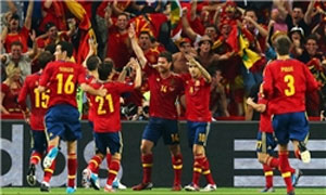 تیم ملی فوتبال اسپانیا با نتیجه ۲ بر صفر فرانسه را در یک چهارم نهایی یورو ۲۰۱۲ شکست داد.