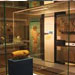 تعدادی از آثار هنری موجود در موزه ملی ایران در حال بسته بندی است تا به محل جدید منتقل شود