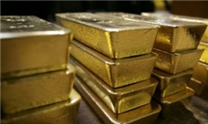 یک کارشناس معاملات آتی با بیان اینکه قیمت جهانی طلا طبق پیش بینی های گذشته به کانال ۱۴۰۰ سقوط کرد، گفت: مخالفت با سیاست های انبساطی بانک مرکزی آمریکا یکی از دلایل اصلی کاهش۶۰ دلاری قیمت جهانی طلا است.
