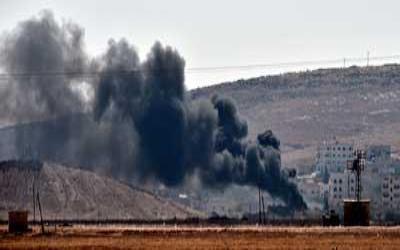 نبرد ساکنان شهر کوبانی در مرز سوریه و ترکیه با گروه تکفیری داعش به جنگ تن به تن تبدیل شده است. بر اساس گزارش برخی رسانه ها، تروریست های تکفیری با استفاده از سلاح های سنگین ، چند خیابان از شهر کوبانی را به تصرف خود درآوردند.