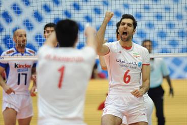 تیم ملی والیبال ایران در نخستین بازی خود برابر ایتالیا در چارچوب هفته پنجم رقابتهای لیگ جهانی به پیروزی دست یافت تا سه امتیاز ارزشمند این مسابقه را به خود اختصاص دهد و انتقام باخت برابر حریف در دیدار رفت را بگیرد.