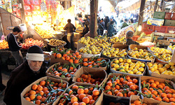 مدیر عامل سازمان میادین میوه و تره‌بار شهرداری کرج از افزایش ساعات کاری بازار روزهای این کلانشهر در روزهای پایانی سال جاری خبر داد.