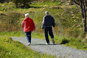 تعداد زیادی از پزشکان مشوق هر نوع پیاده روی هستند، پیاده روی امکان بیماریهای قلبی را کاهش میدهد و میتواند راه مطمئنی برای حفظ تناسب اندام و در نتیجه سلامتی بیشتر شود